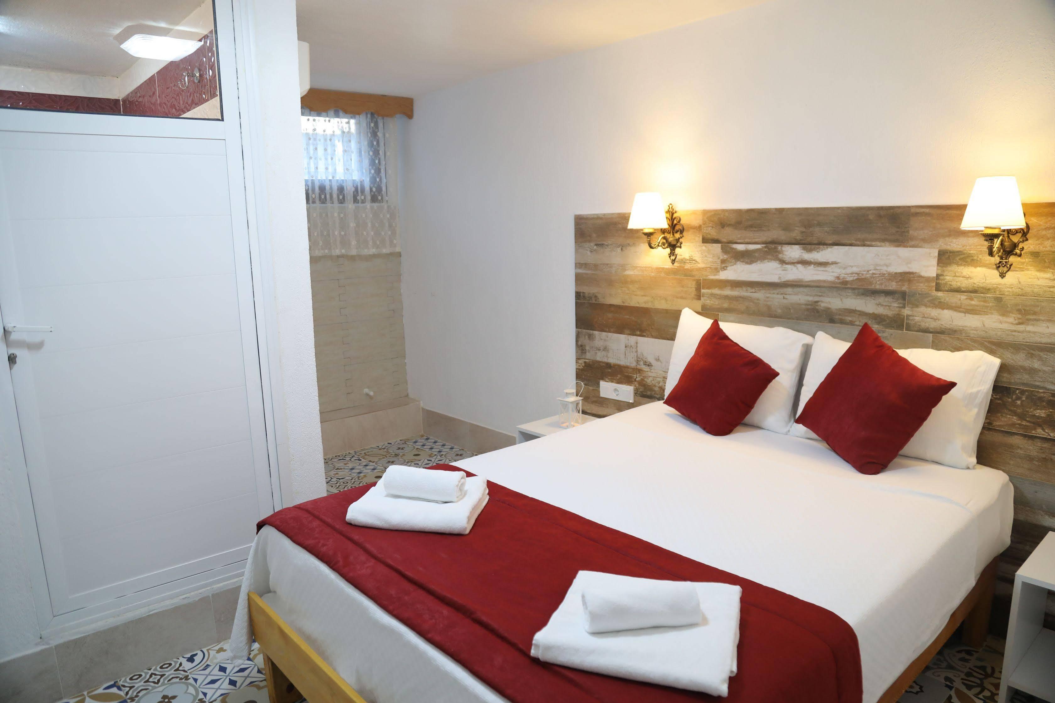 Aksu Hotel Алакати Екстериор снимка