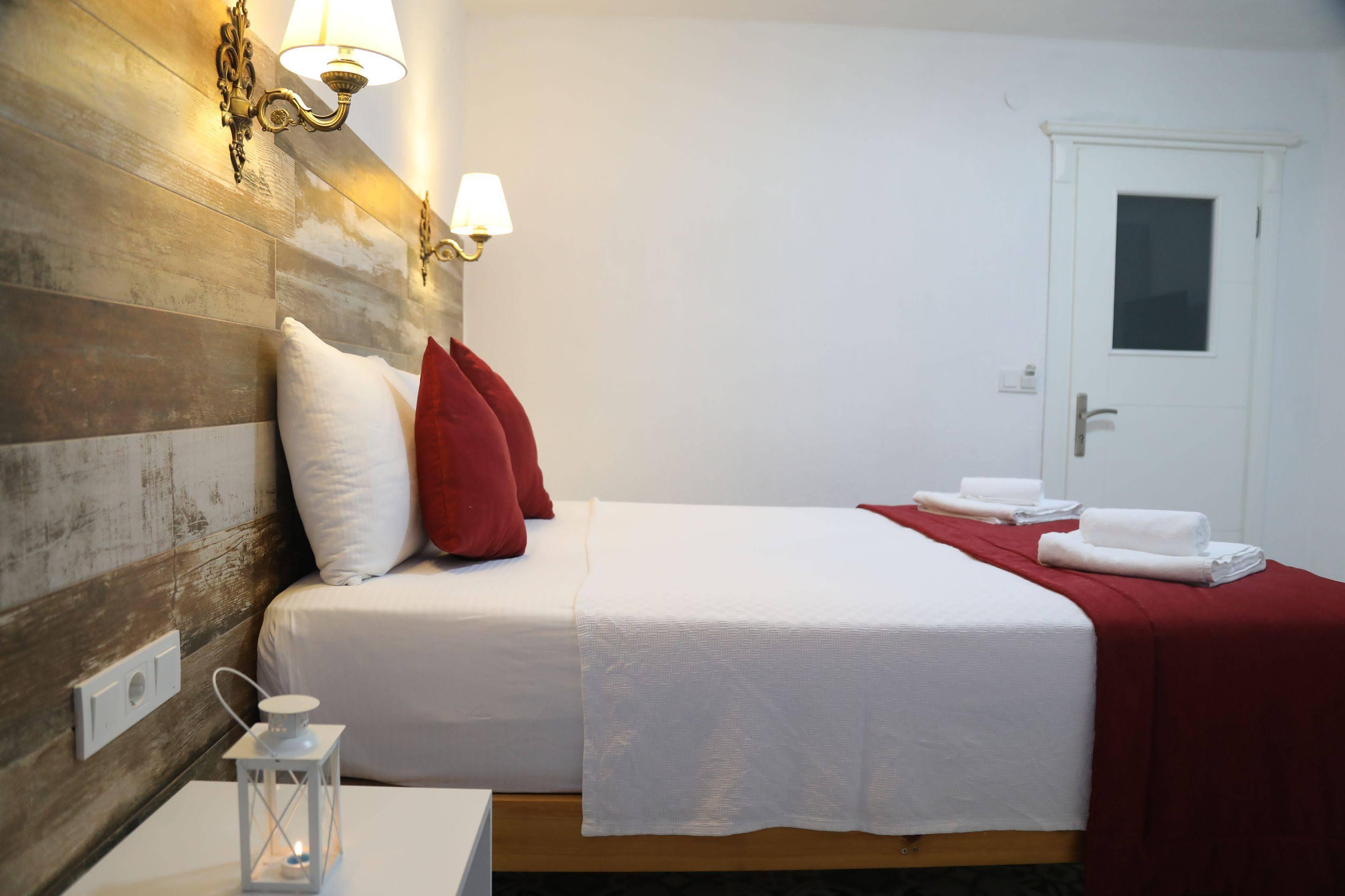 Aksu Hotel Алакати Екстериор снимка
