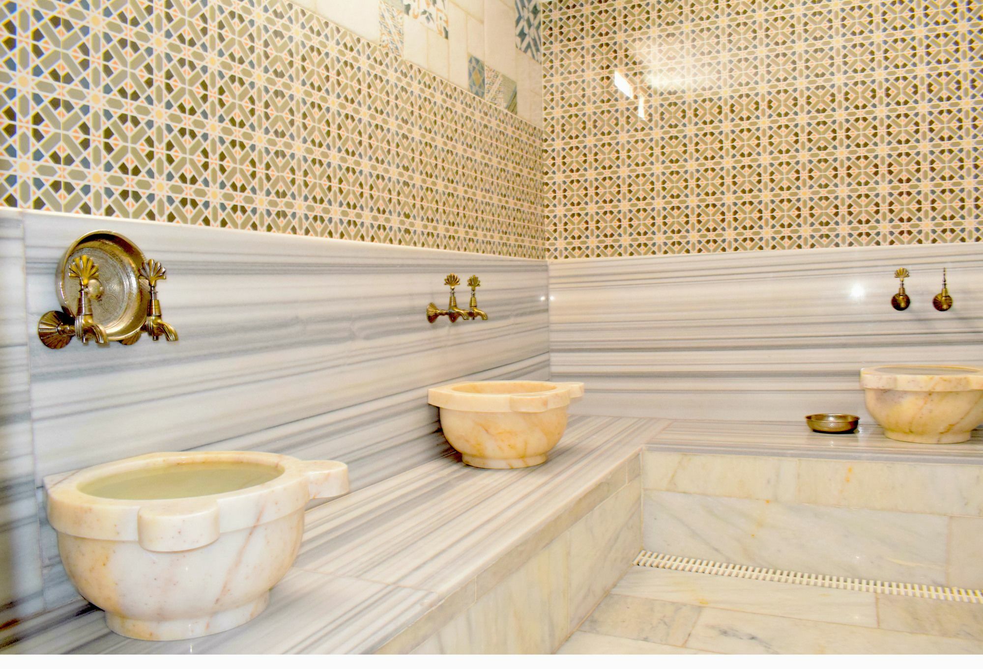Aksu Hotel Алакати Екстериор снимка